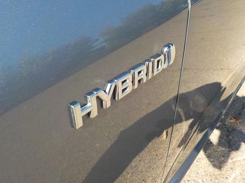 Used 2021 Toyota Corolla LE image 15