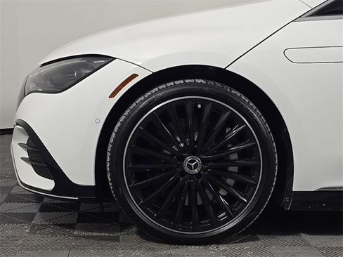 Certified 2024 Mercedes-Benz EQE 500 4MATIC Sedan w/ Pinnacle Trim Package image 11