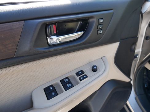 Used 2016 Subaru Outback 2.5i Limited image 15