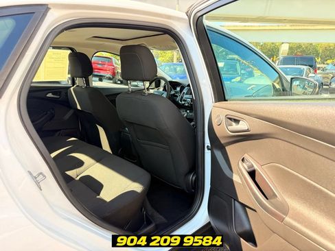 Used 2018 Ford Focus SEL FWD image 31