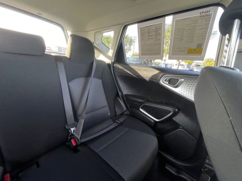 Used 2025 Kia Soul LX w/ LX Technology Package image 37