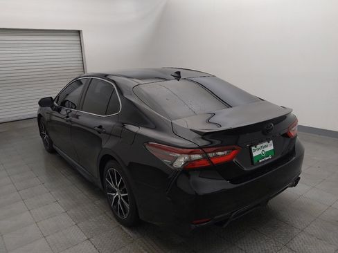 Used 2022 Toyota Camry SE w/ Convenience Package FWD image 5
