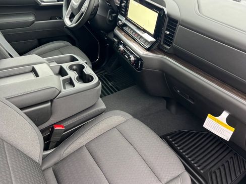 New 2026 GMC Sierra 1500 Elevation image 12