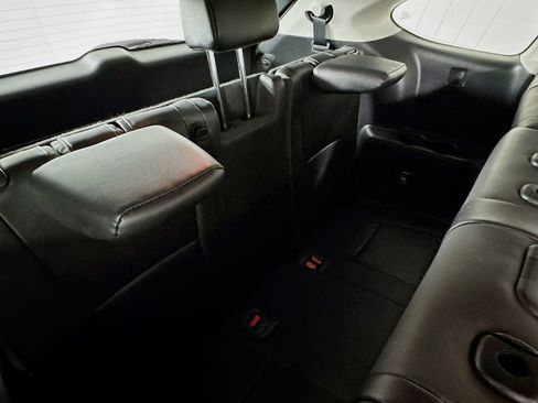 Used 2020 Toyota Highlander XLE FWD image 28
