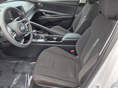 Certified 2025 Hyundai Elantra Hybrid FWD image 15