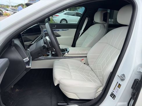 Certified 2025 BMW 760i xDrive w/ Luxury Rear Seating Package AWD/4WD image 2