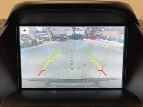 Used 2018 Ford Escape SE w/ SE SYNC Package FWD image 9