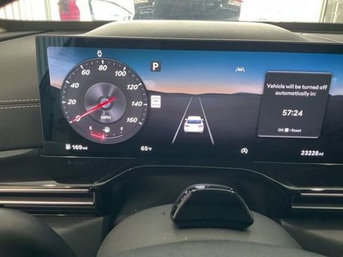 Used 2025 Genesis GV80 2.5T Standard image 9