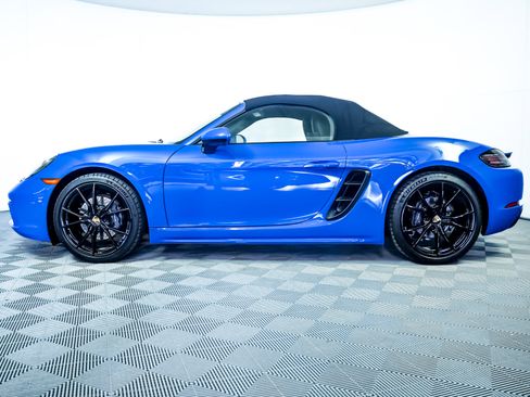 Used 2025 Porsche 718 Boxster image 2