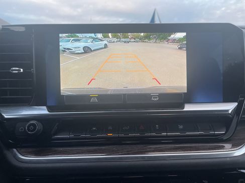 Used 2024 Chevrolet Silverado 1500 LT image 9