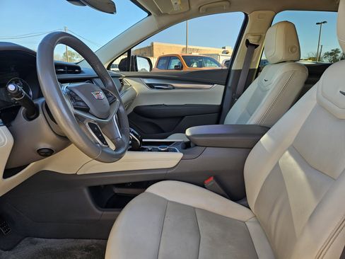 Used 2021 Cadillac XT5 Premium Luxury image 11