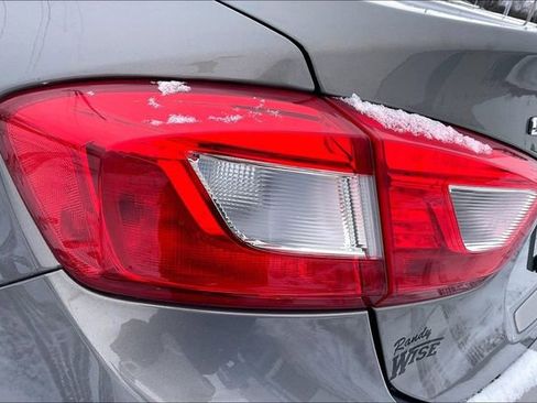 Used 2017 Chevrolet Cruze LT image 28