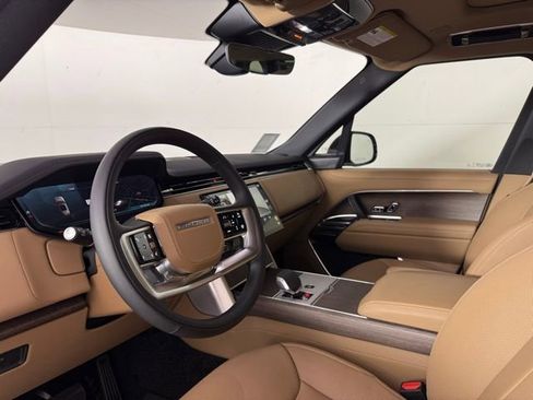 New 2025 Land Rover Range Rover Long Wheelbase SE image 6