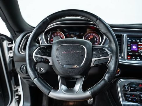 Used 2018 Dodge Challenger SRT Hellcat RWD image 29