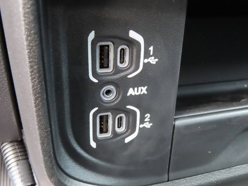 New 2024 RAM 2500 Tradesman w/ Chrome Appearance Group image 8