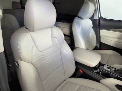 Used 2022 Kia Telluride SX w/ SX Prestige Package image 38