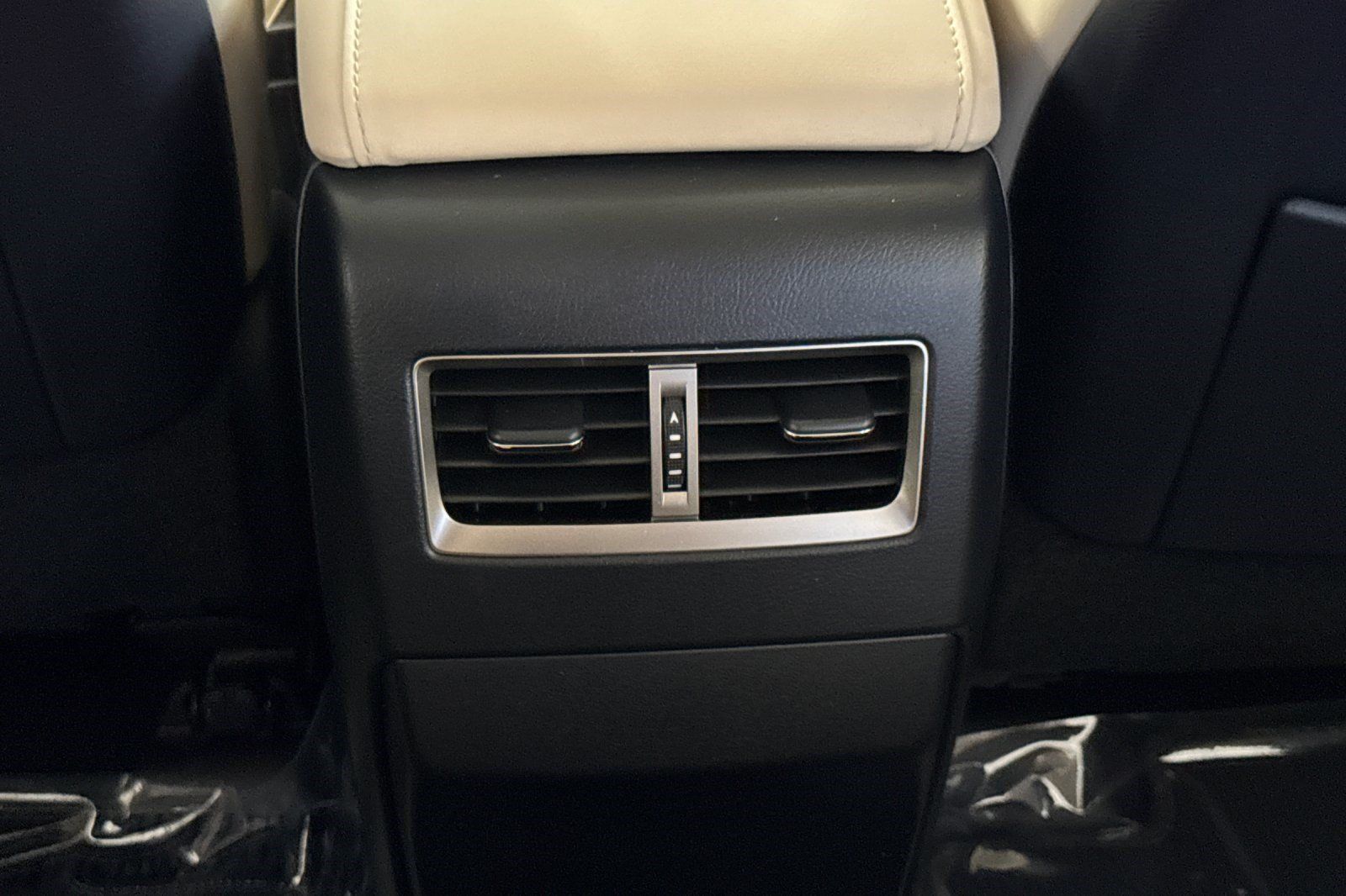 Used 2021 Lexus RX 350L FWD w/ Premium Package image 16