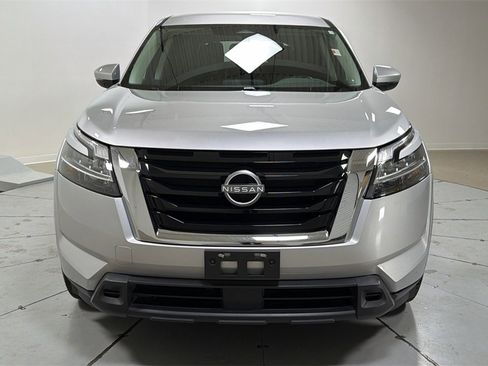Used 2022 Nissan Pathfinder S image 2