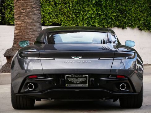 Used 2025 Aston Martin DB12 Coupe image 17