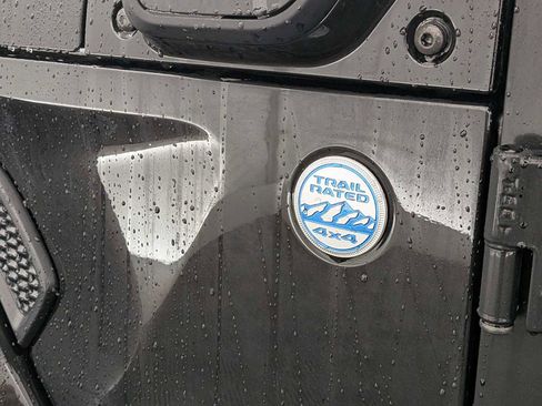 Used 2023 Jeep Wrangler Sahara w/ Cold Weather Group image 12