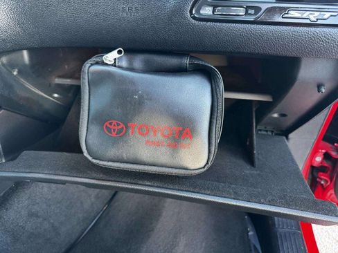 Used 2015 Dodge Challenger SRT image 49