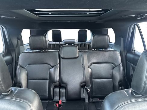 Used 2018 Ford Explorer XLT w/ Equipment Group 202A image 21