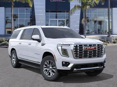 Used 2026 GMC Yukon XL Denali w/ LPO, Floor Liner Package AWD/4WD image 7