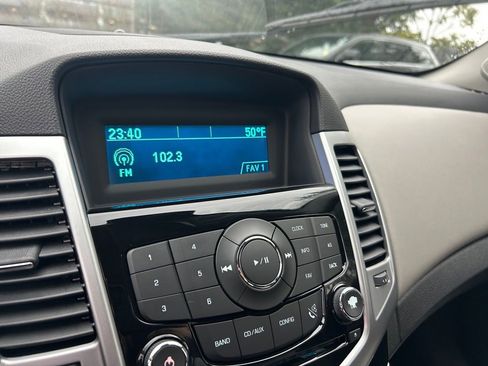 Used 2016 Chevrolet Cruze LS image 19