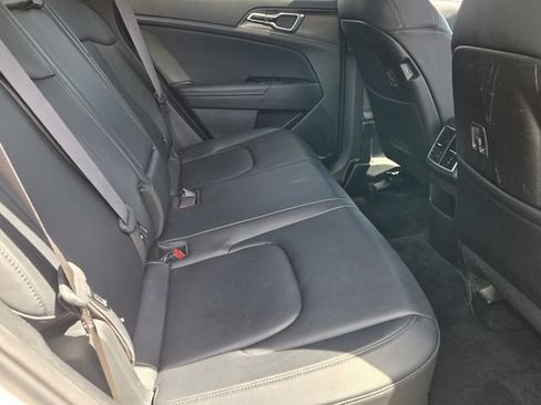 Used 2023 Kia Sportage EX AWD/4WD image 15