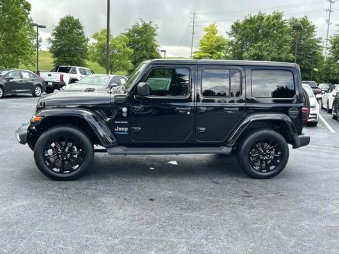 Used 2022 Jeep Wrangler Unlimited Sahara w/ Cold Weather Group AWD/4WD image 7