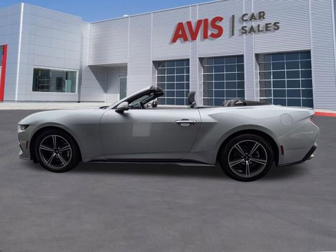Used 2025 Ford Mustang Premium RWD image 11