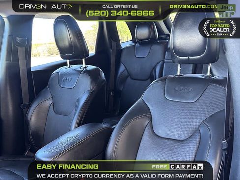 Used 2016 Jeep Cherokee Limited w/ Luxury Group FWD image 10