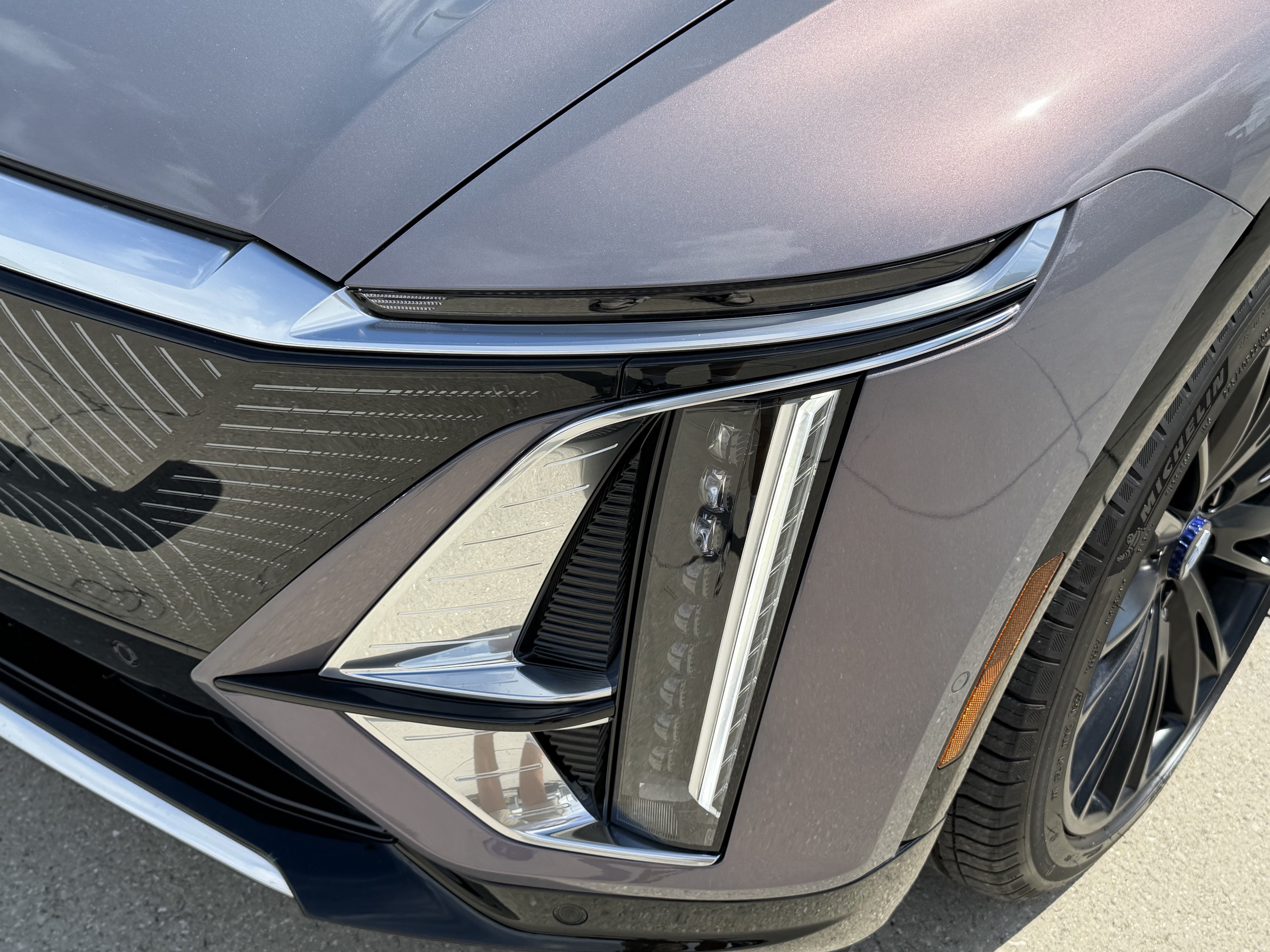 Certified 2026 Cadillac Lyriq Signature Luxury w/ LPO, Blue Accent Package AWD/4WD image 9