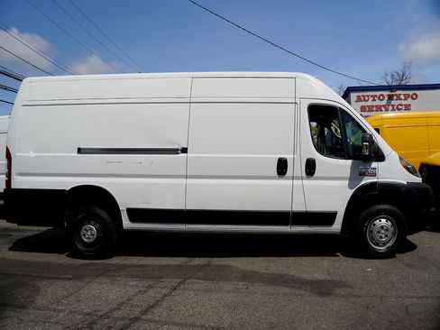 Used 2022 RAM ProMaster 3500 w/ Convenience Group FWD image 7
