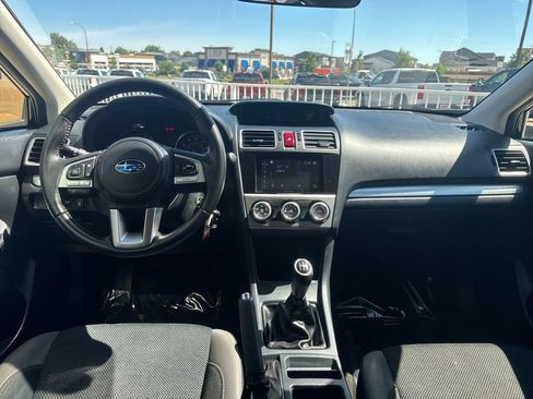 Used 2017 Subaru Crosstrek 2.0i Premium AWD/4WD image 12