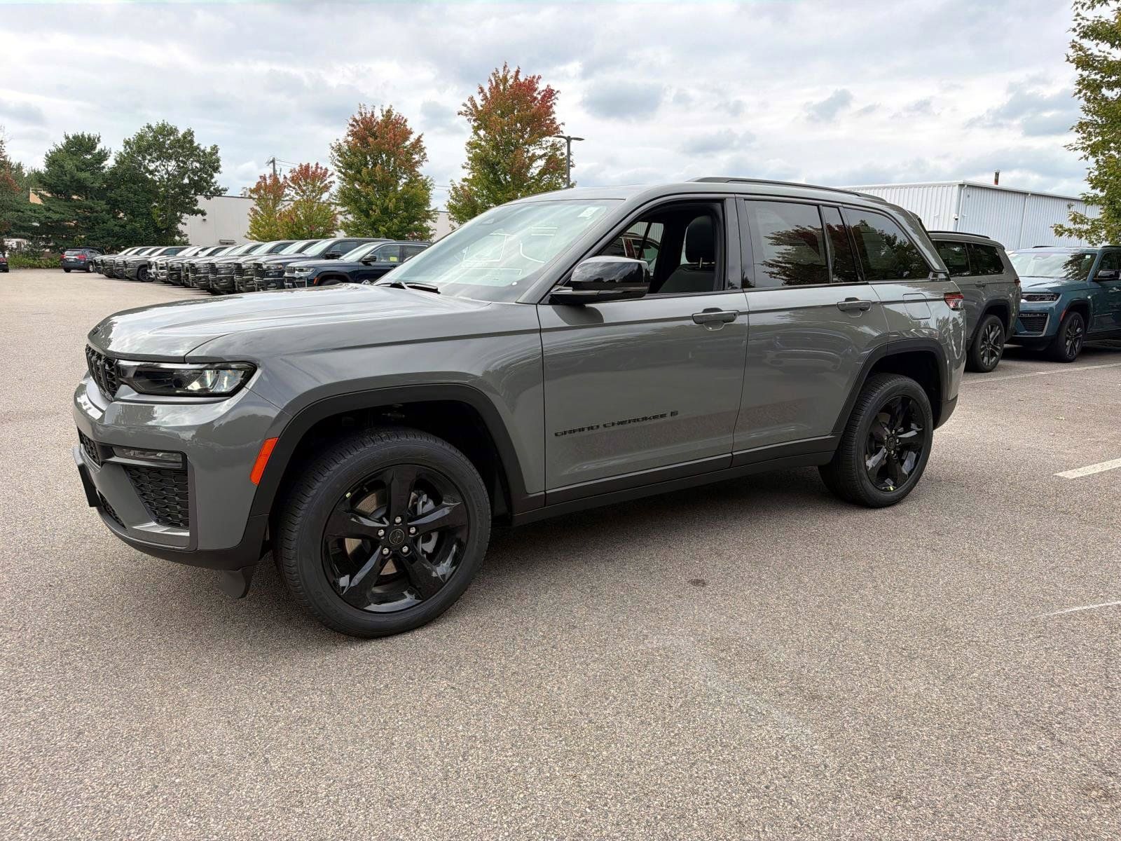 New 2027 Jeep Grand Cherokee Limited AWD/4WD image 4