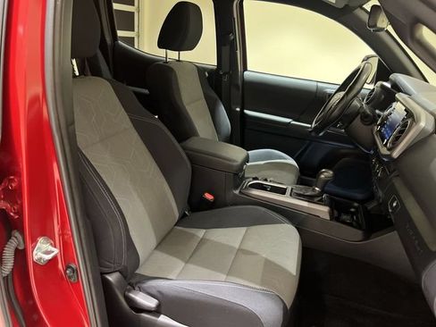 Used 2022 Toyota Tacoma TRD Sport w/ Technology Package RWD image 23