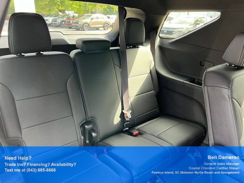 Used 2026 Chevrolet Traverse LT FWD image 25