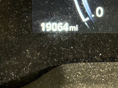 Used 2023 Toyota Corolla Cross XLE w/ Convenience Package image 27