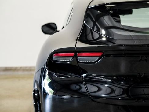 Used 2025 Ferrari Purosangue image 9