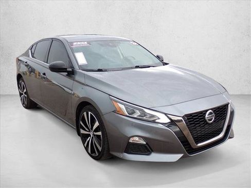 Used 2022 Nissan Altima 2.5 SR AWD/4WD image 6