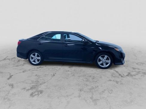 Used 2013 Toyota Camry SE image 2
