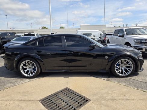 Used 2020 Dodge Charger SRT Hellcat w/ Harman/Kardon Audio Group RWD image 4