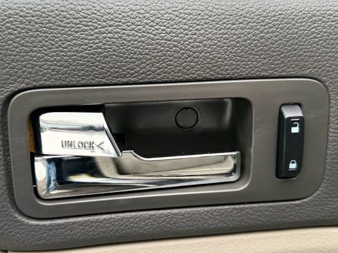 Used 2012 Ford Fusion SEL image 23