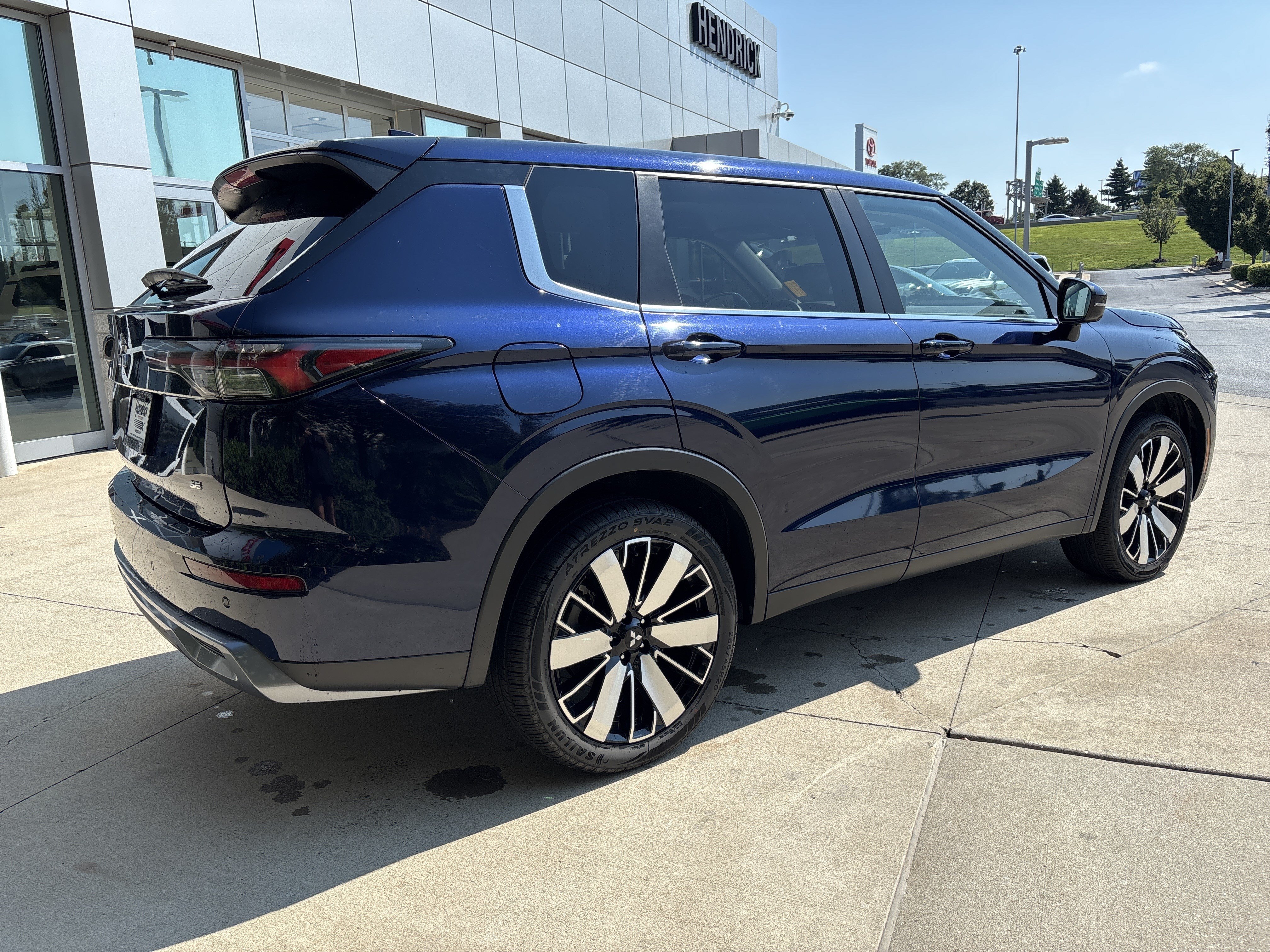 Used 2025 Mitsubishi Outlander SE AWD/4WD image 5