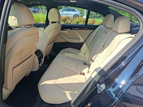 Used 2018 BMW 530i xDrive AWD/4WD image 10