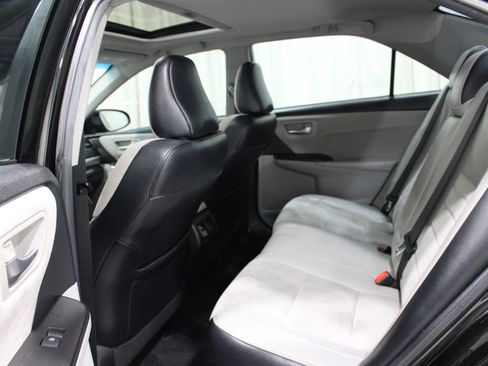 Used 2015 Toyota Camry XSE w/ Advanced Technology Package image 21