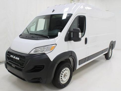 Used 2025 RAM ProMaster 2500 w/ Storage Group image 18