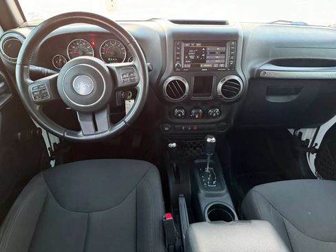 Used 2017 Jeep Wrangler Unlimited Sport w/ Connectivity Group AWD/4WD image 4