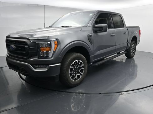 Used 2022 Ford F150 XLT w/ Equipment Group 302A High AWD/4WD image 4